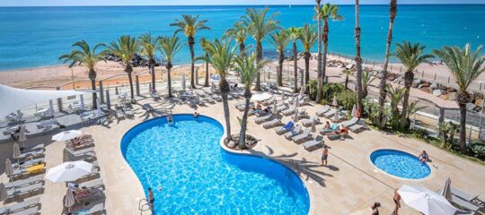 8 daagse vliegvakantie naar Caprici Beach Hotel en Spa in santa susanna, spanje